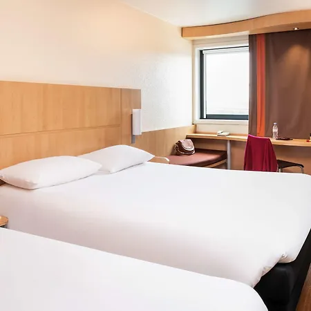 Ibis Paris 3*