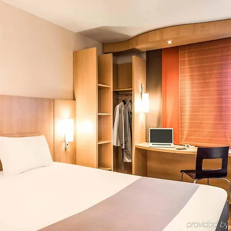 Ibis Paris