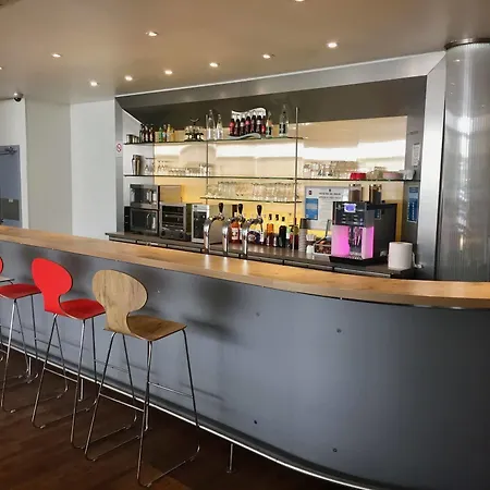 Ibis Paris