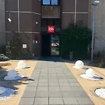 Ibis Paris