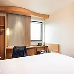 Ibis Paris Otel