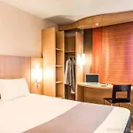 Ibis Paris