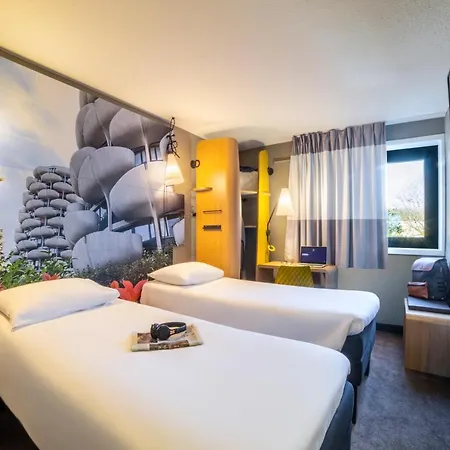 Ibis Paris