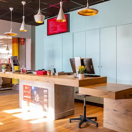 Ibis Paris 호텔