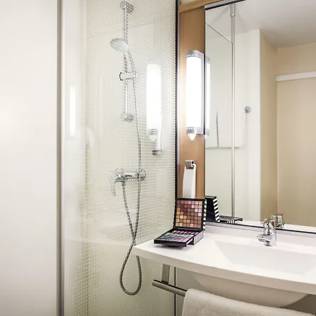 Ibis Paris