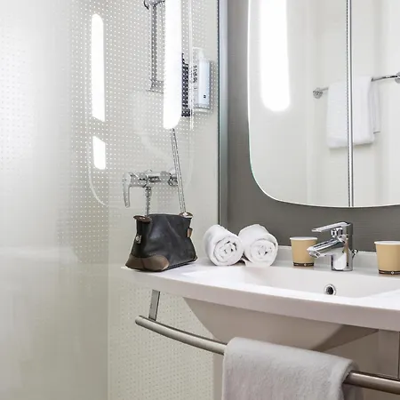 Ibis Paris Κρετέιγ