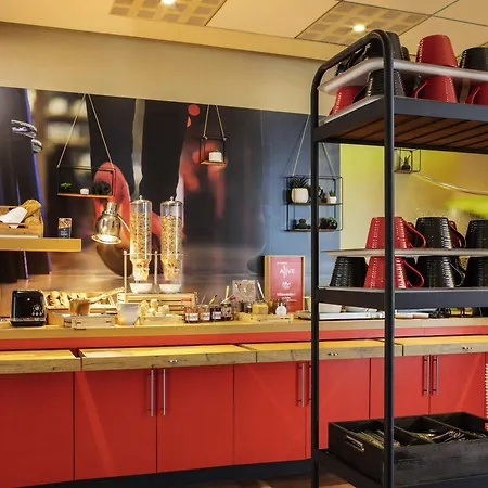 Ibis Paris 3*
