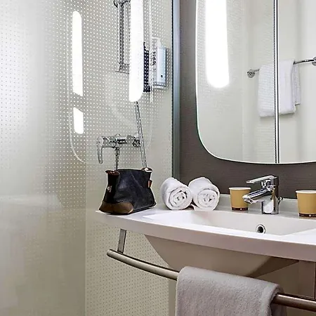Ibis Paris 3*