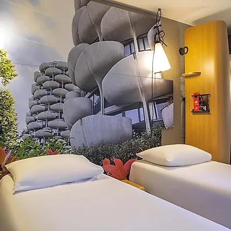 Ibis Paris Szálloda 3*