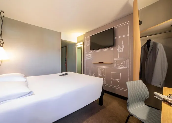 Ibis Paris 3*