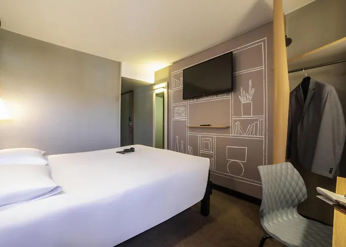 Ibis Paris
